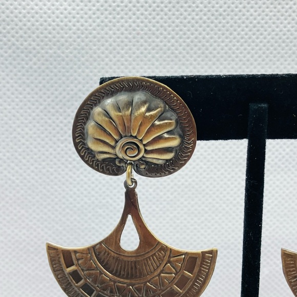 Vintage Bronze Metal Elegant Design Post Dangle Earrings A-19 - Picture 4 of 11